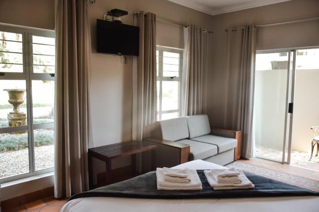 פונגולה Elegant Lodge & Conference Center מראה חיצוני תמונה