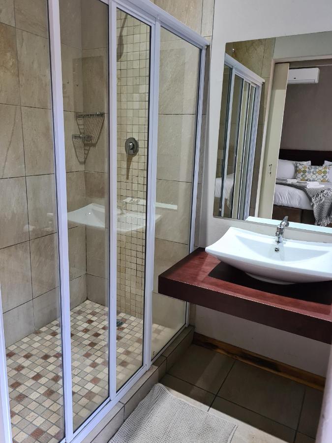 פונגולה Elegant Lodge & Conference Center מראה חיצוני תמונה